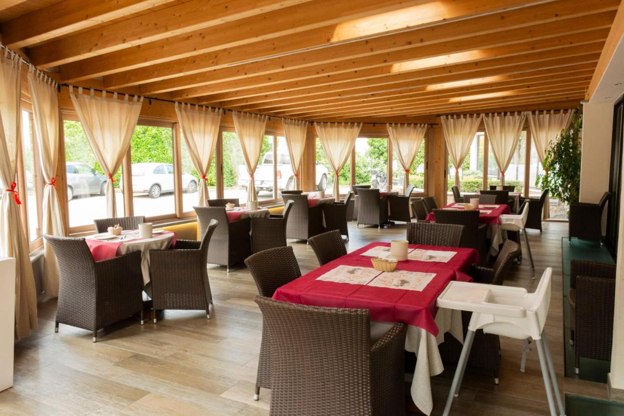 דומאסו Hotel Bungalows Europa מראה חיצוני תמונה
