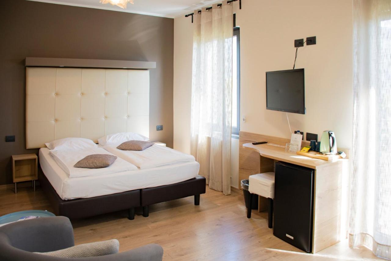 דומאסו Hotel Bungalows Europa מראה חיצוני תמונה